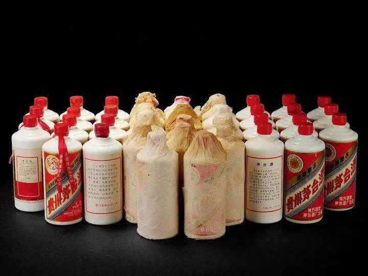 伊犁老酒回收上门哪里回收(附近上门回收茅台酒）?